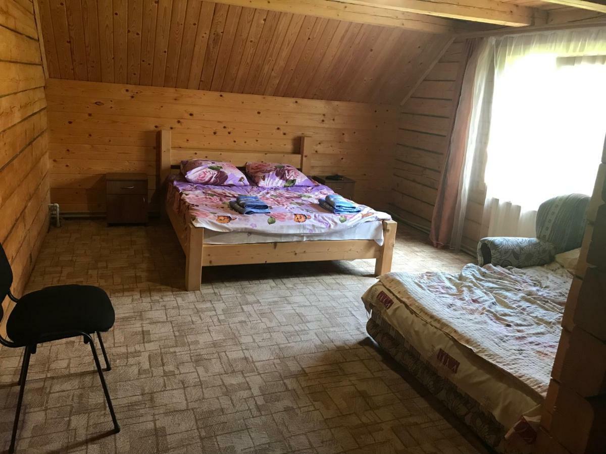 Садиба Гуцульський Двір Vorochta Exteriér fotografie